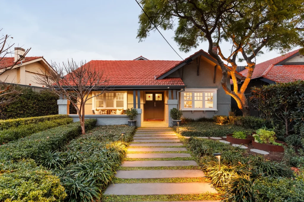 A picture tells a $500k price difference